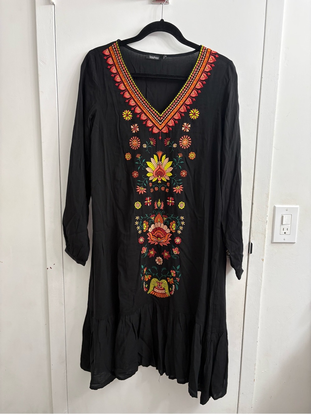 Boohoo Black Tunic Dress with Multicolor Embroidery